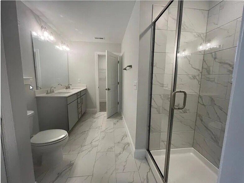 Building Photo - Room in Townhome on Old Grove Ln