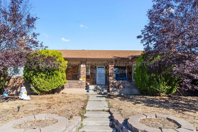 Primary Photo - 11 E Rich Ave