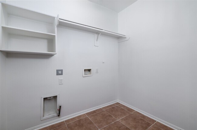Building Photo - 14 Barker Ridge Ct