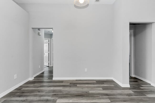 Building Photo - Welcome home to this beautifully maintained 4-bedroom, 2-bath, single-story home in the desirable...