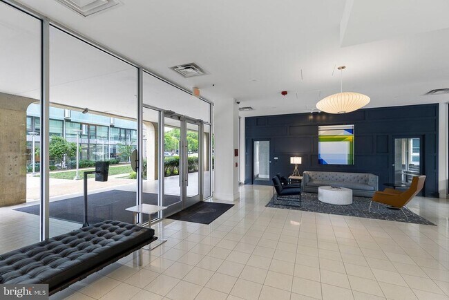 Building Photo - 1101 3rd St SW