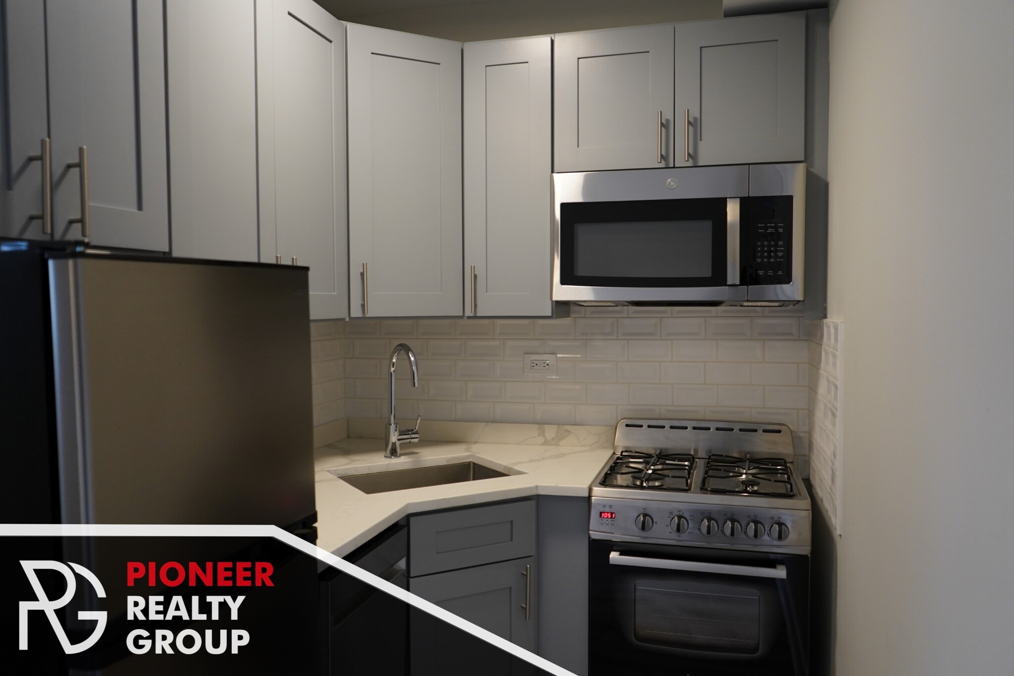 Building Photo - 501 W Belmont Ave