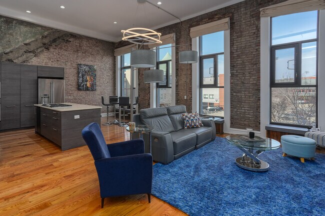 Building Photo - 415 E Market St