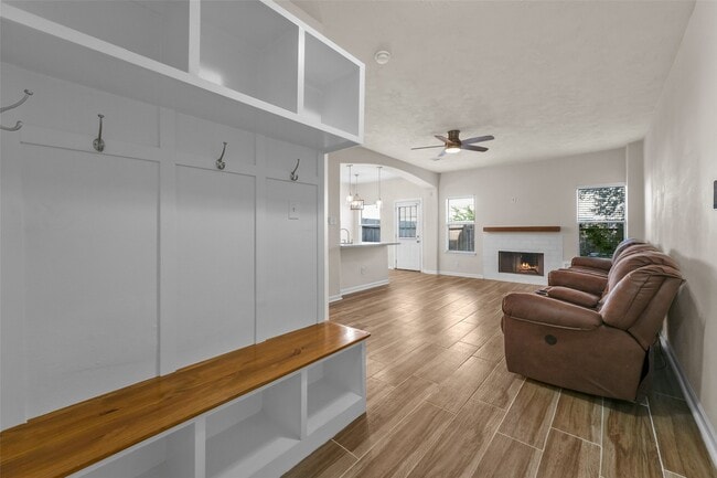 Building Photo - 6022 Yorktown Meadow Ln