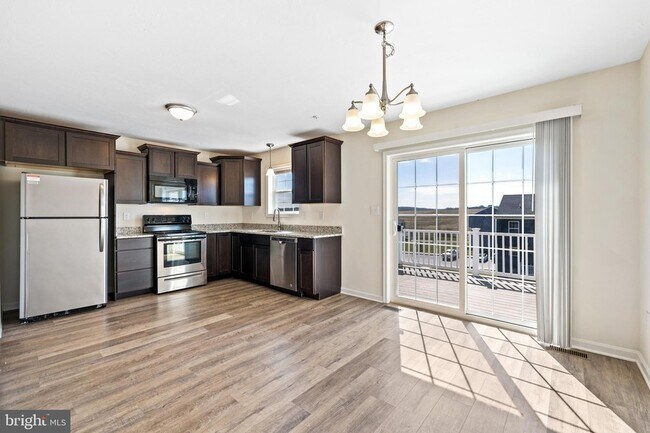 Building Photo - 778 Bassett Dr