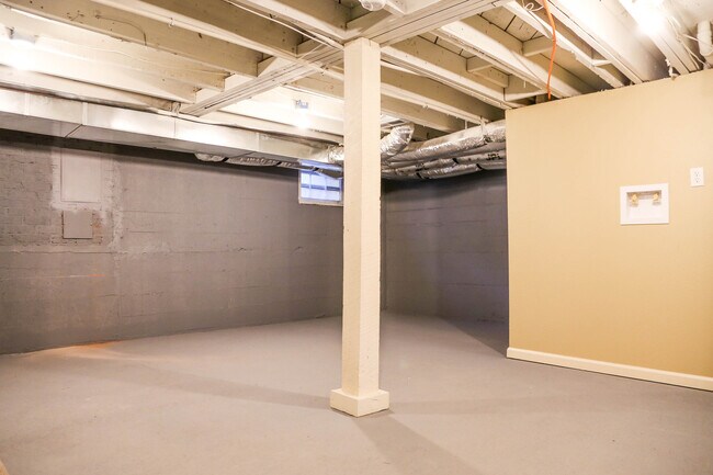 Building Photo - Updated 3BR/2BA House Near MSU – Garage, Basement & Yard!