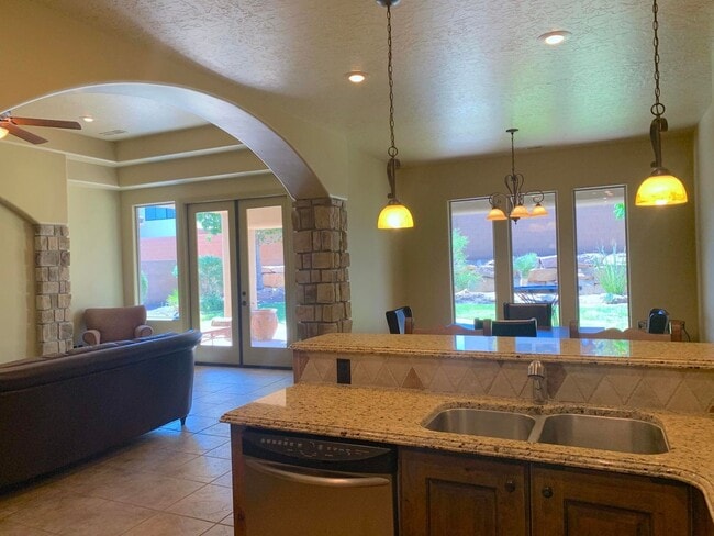 Building Photo - This Gorgeous Home is in the Tonaquint Ter...