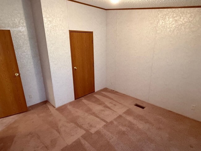Building Photo - 3 Bedroom, 2 Bath Home for Rent
