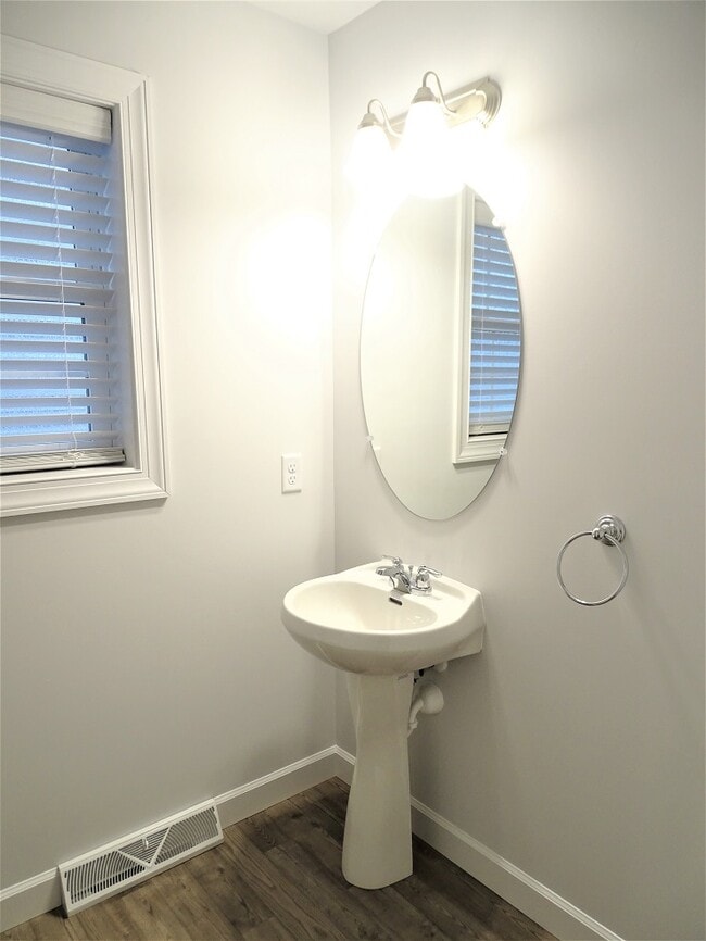 Building Photo - 1405 Fieldstone Dr