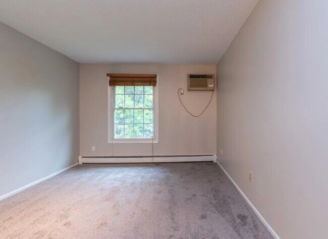 Building Photo - 4536 Cedar Lk Rd S