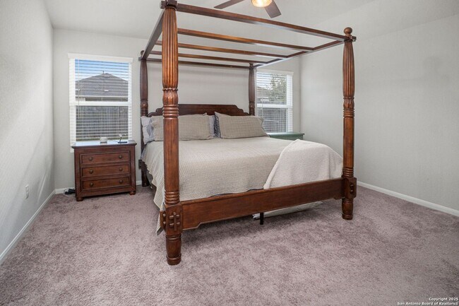 Building Photo - 3 Bedroom/2 Bath Potranco Run Subdivision