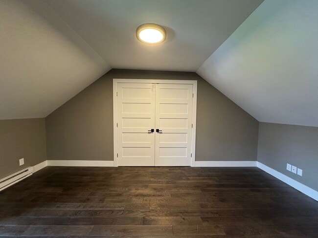 Building Photo - LARGE One Bedroom in Downtown Emmaus