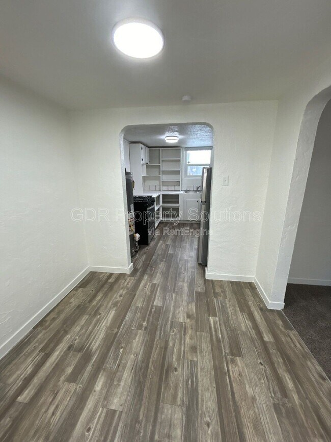 Building Photo - 3209 Burton Ave SE