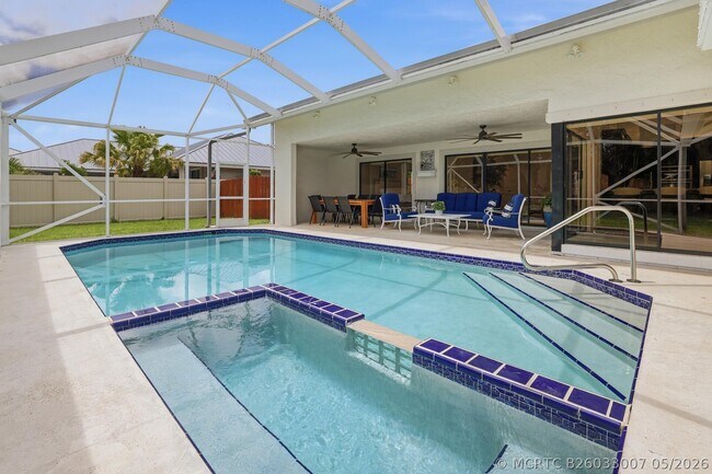 Building Photo - 15600 Rolling Meadows Cir