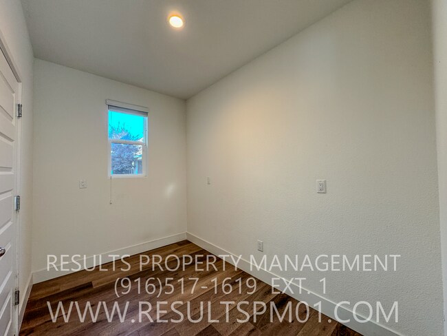 Building Photo - Beautiful 4 Bedroom Home in McKinley Villa...