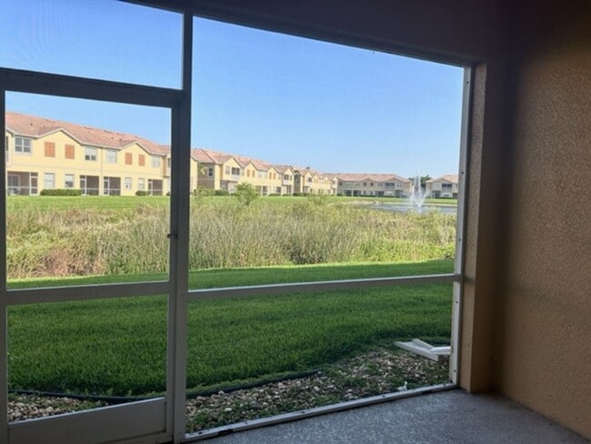 Building Photo - 3 2.5 - TOWNHOUSE IN PARKRIDGE - CLOSE TO ...