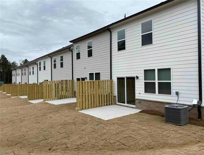 Building Photo - 257 Kenoot Dr
