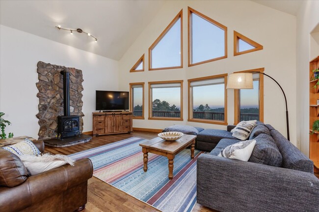 Building Photo - Incredible 5 BD/5 BA Mountain Home in the ...