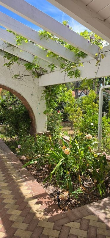 Building Photo - 28915 Hollow Brook Ave