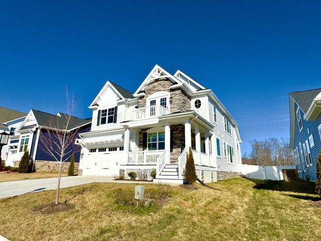 Building Photo - 11041 Little Five Loop