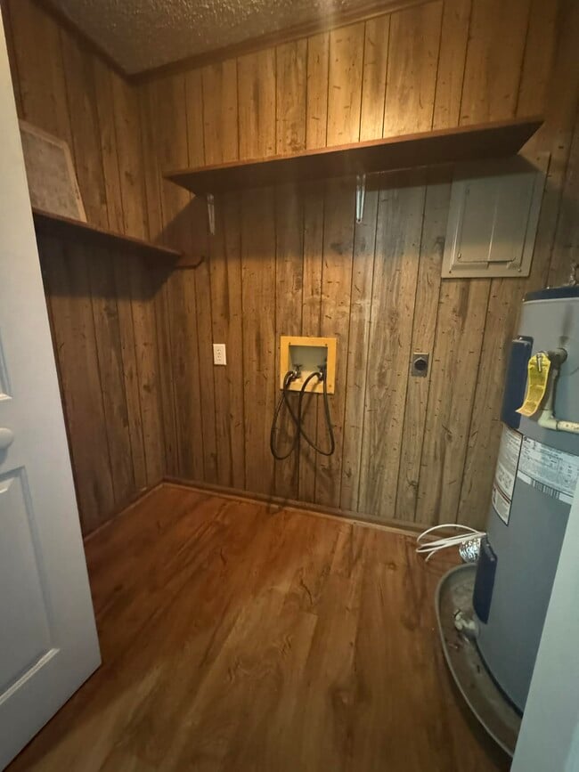 Building Photo - 1712 McGregor Ct