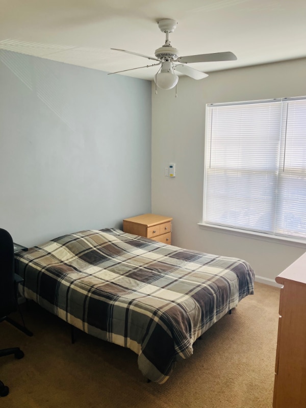 Building Photo - 118 University Village Dr