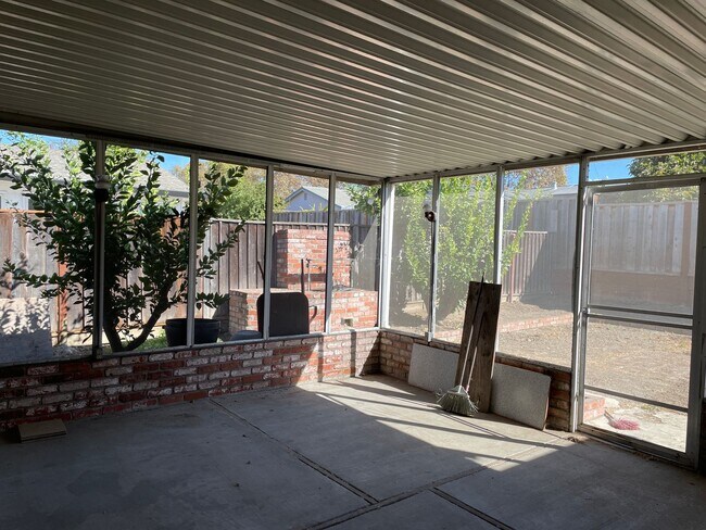 Building Photo - Remodeled 3 Bedroom 2 Bath in Berryessa area of San Jose