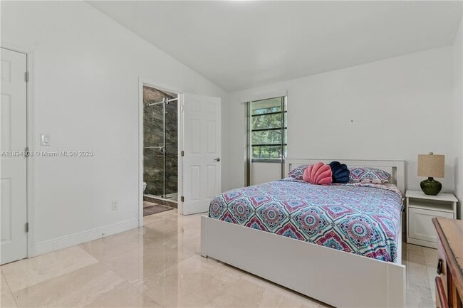 Building Photo - 9811 SW 96th St