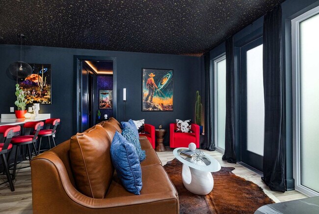 Building Photo - 245 Hermitage Ave