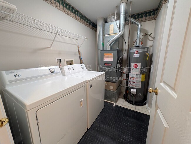 Building Photo - 3043 Kentshire Cir