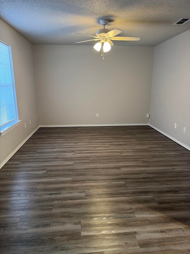 Building Photo - 209 Grover Ave