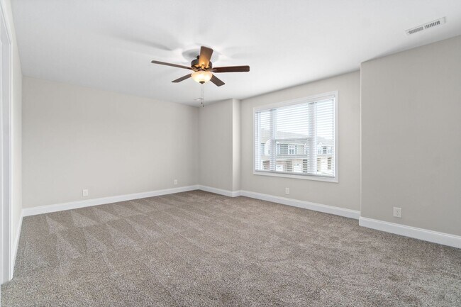 Building Photo - Pet Friendly Three Bedroom!