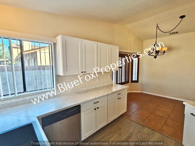 Building Photo - 2540 W Falbrook Way