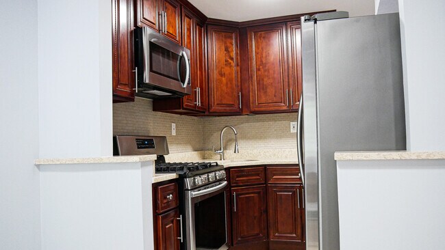 Building Photo - 3410 Bronxwood Ave