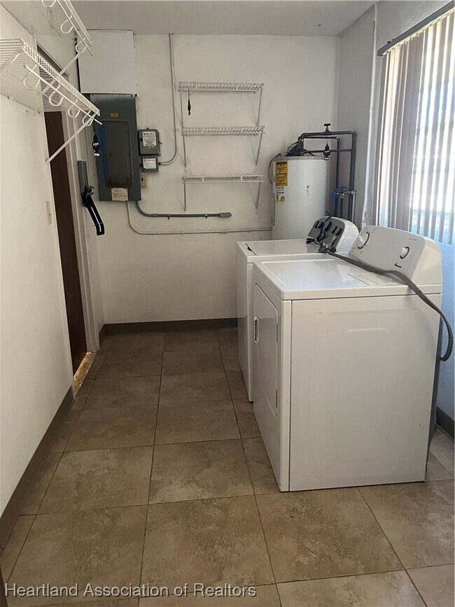 Building Photo - 106 Karola Dr