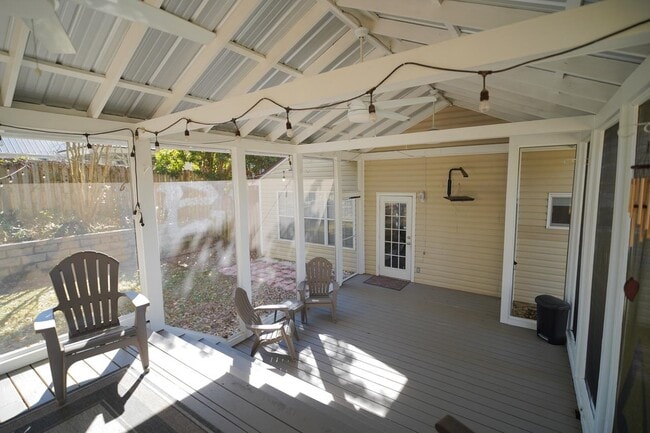 Building Photo - 731 Ty Ty Rd