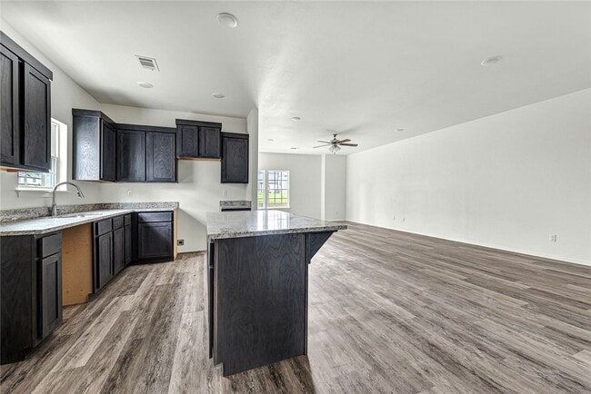 Building Photo - 1023 S Benchmark Ln