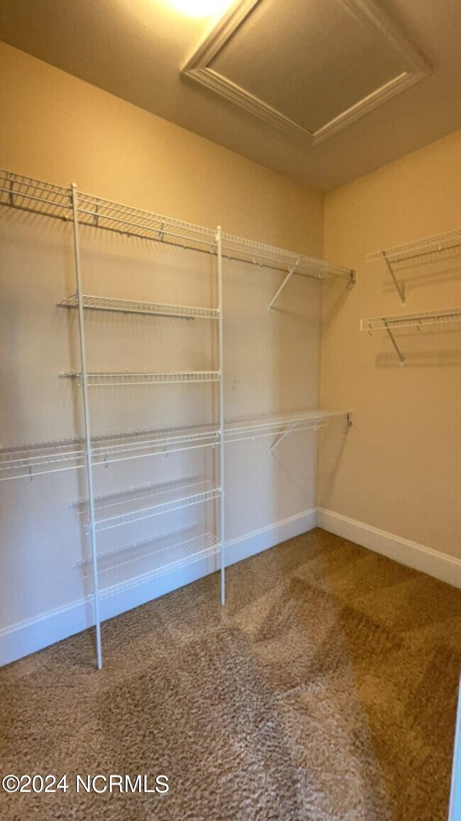 Building Photo - 124 Farmstead Place