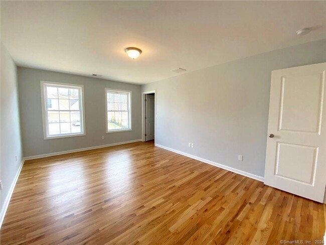 Building Photo - 39 Rowland Farm Rd