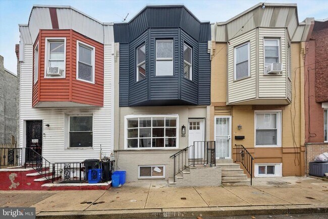 Building Photo - 2320 Watkins St