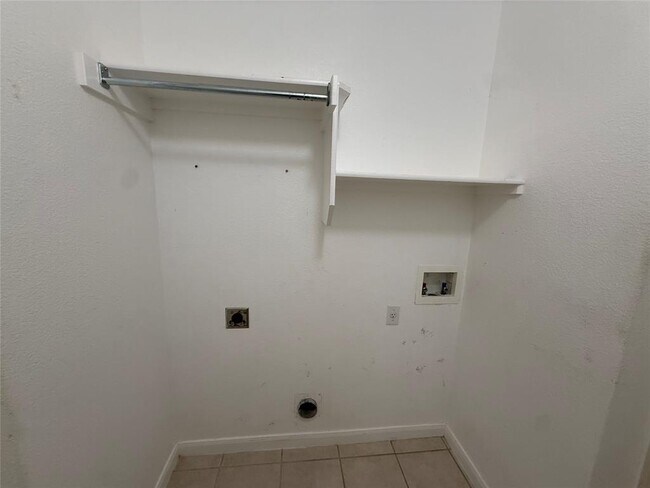 Building Photo - 645 Arrowood Pl