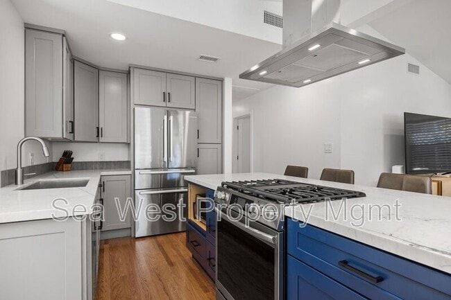 Building Photo - 778 Del Riego Ave