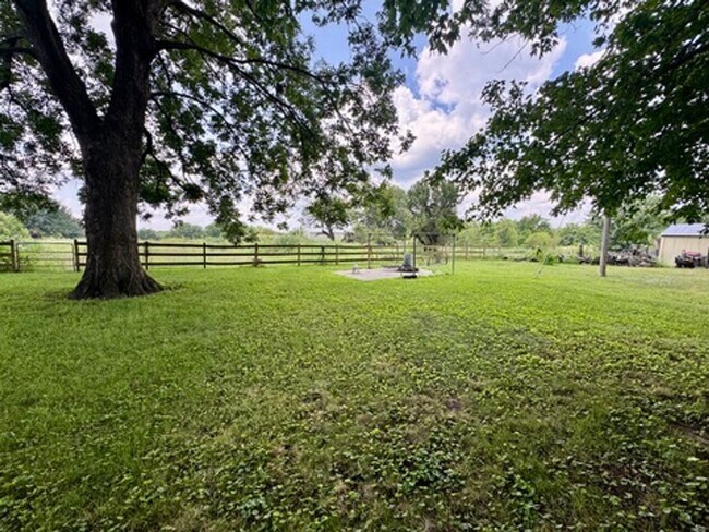 Building Photo - 3-Bedroom Country Home on Nearly 5 Acres with Detached Garage