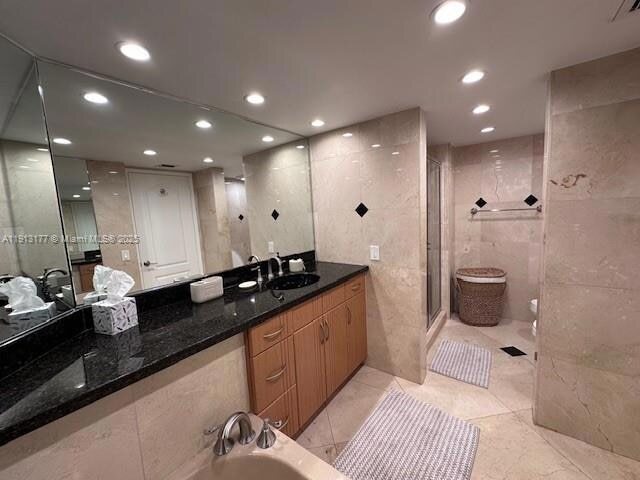 Building Photo - 1717 N Bayshore Dr