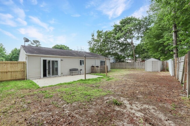 Building Photo - 531 Ashwood Dr