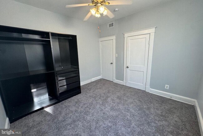 Building Photo - 2502 Halcyon Ave