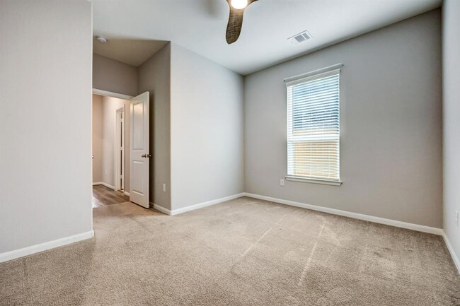 Building Photo - 464 Leadtree Loop