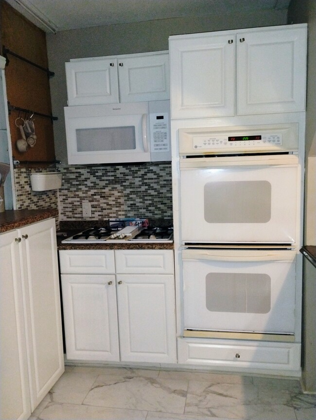 Basement kitchen 1 - 3596 N Stratford Rd NE