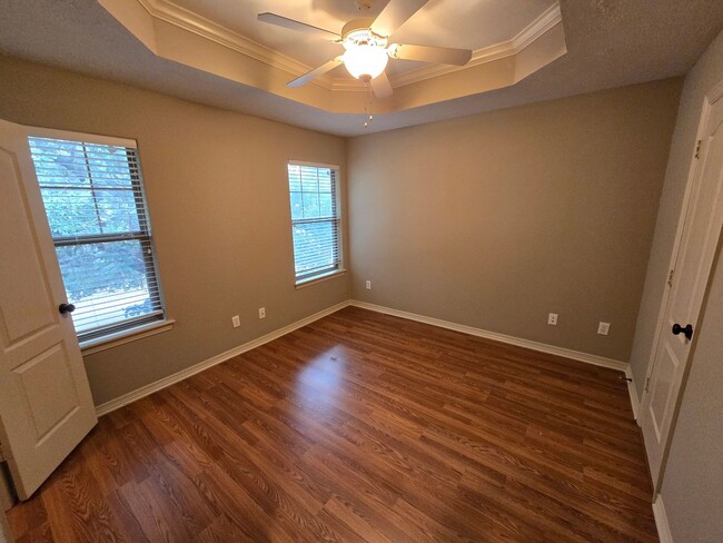 Building Photo - College Station - 2 bed - 2 1/2 bath Townh...