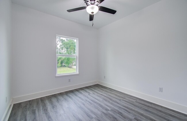 Building Photo - 8146 Cabot St